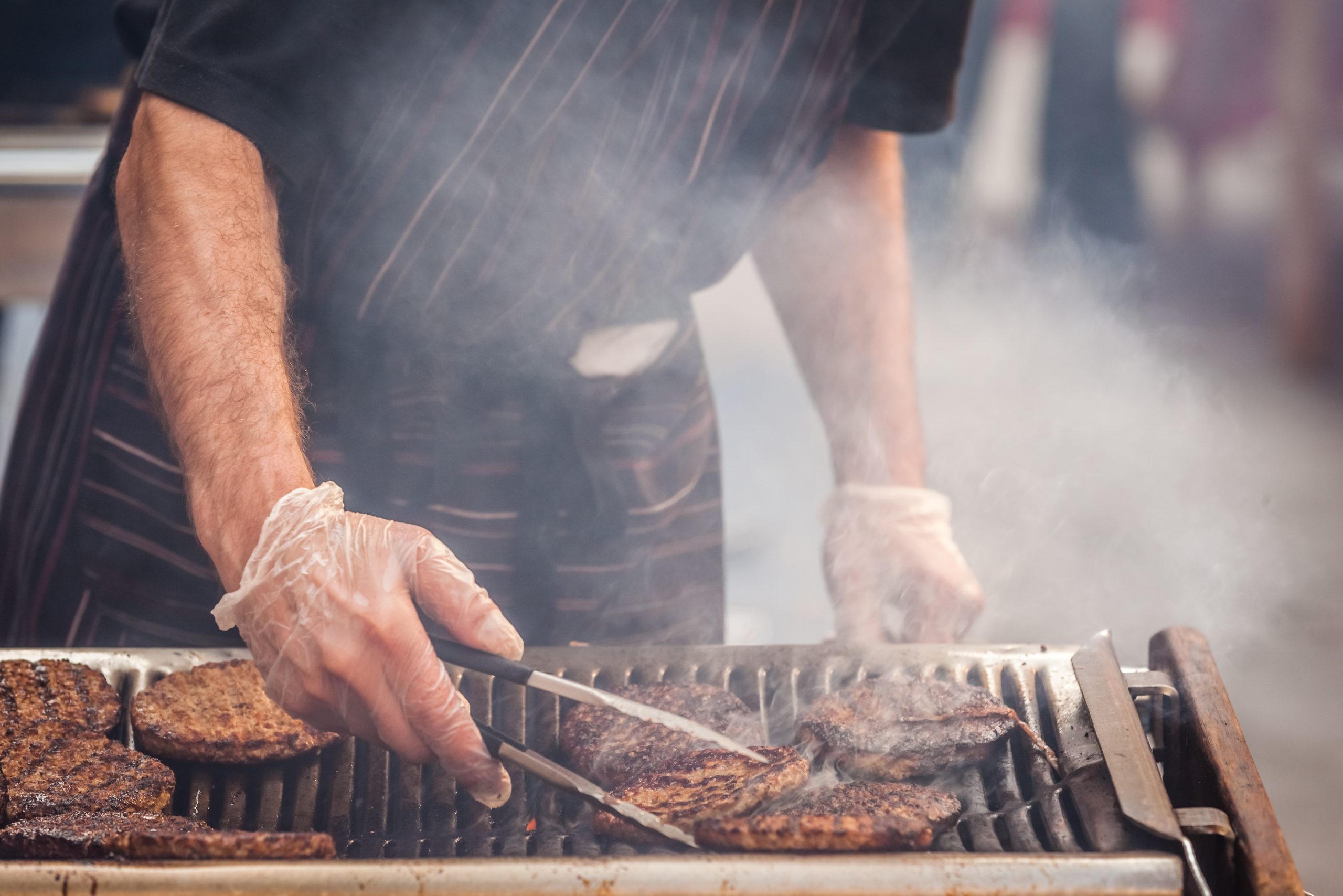 Les beaux jours arrivent et vous avez envie de ressortir votre barbecue à charbon de bois